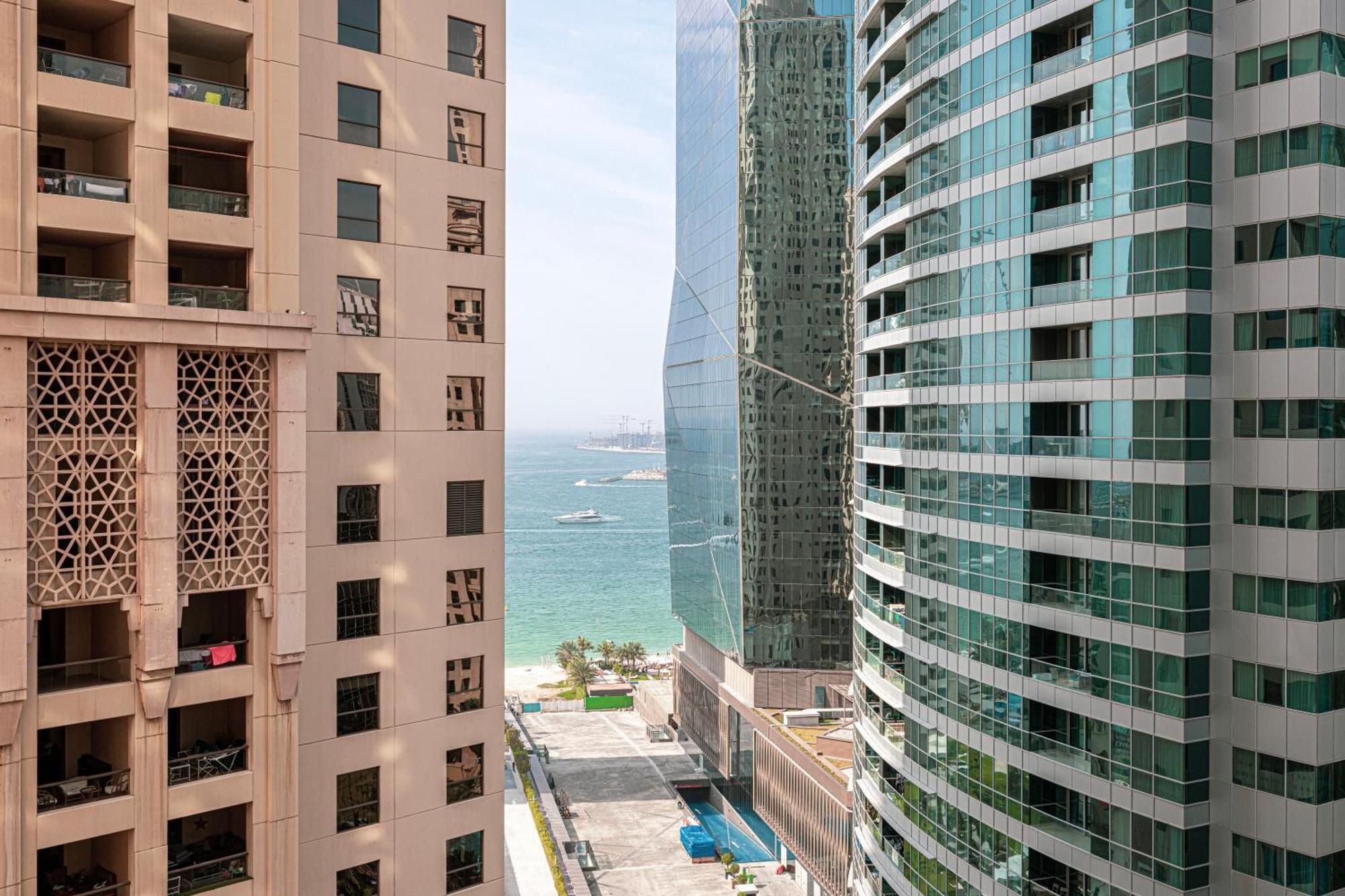 Salt Of The Ocean In Jbr By Lagom Appartement *