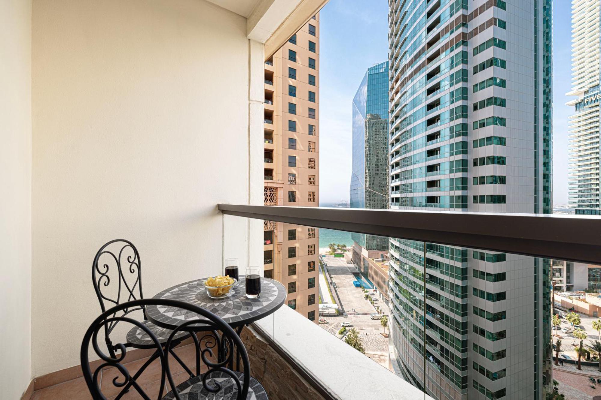 Salt Of The Ocean In Jbr By Lagom Appartement *